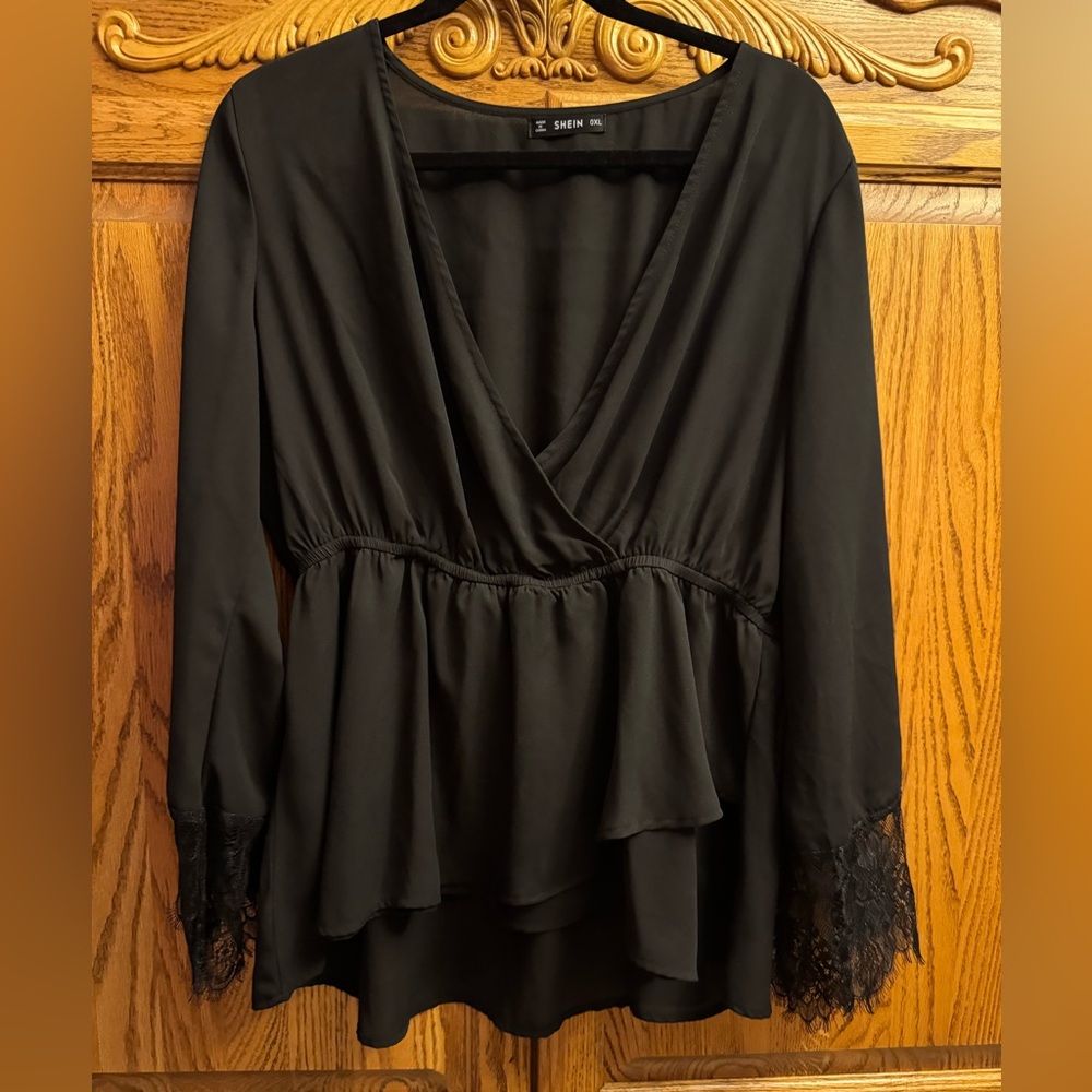 SHEIN Elegant Black Blouse with Lace Trim Size 0XL